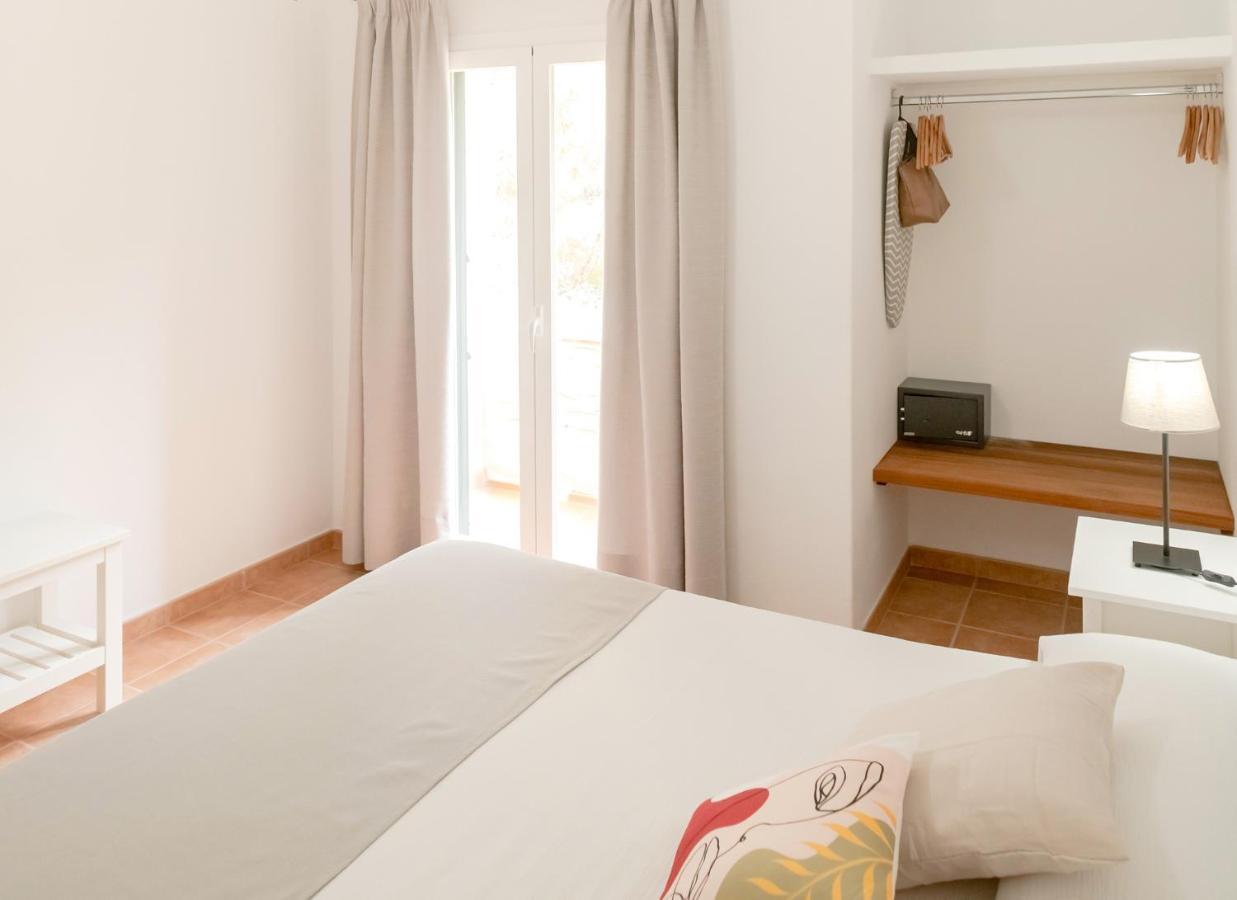 Apartamentos El Pino - Formentera Break Es Caló Exterior photo